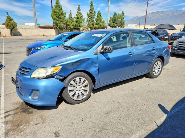2013 TOYOTA COROLLA