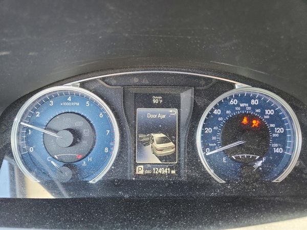 2016 TOYOTA CAMRY