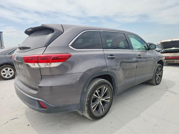 2018 TOYOTA HIGHLANDER LE/LE Plus