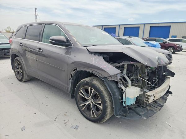 2018 TOYOTA HIGHLANDER LE/LE Plus