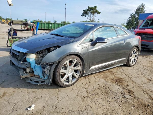 2014 CADILLAC ELR Luxury — Front 3/4