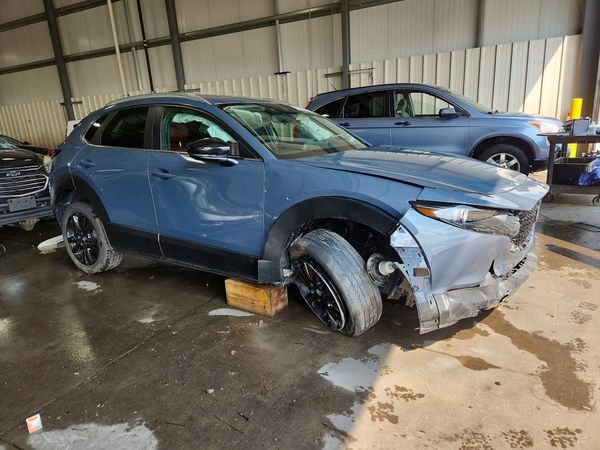 2023 MAZDA CX-30 Preferred Package — Passenger 3/4