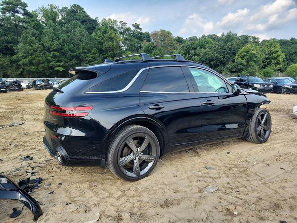 2025 GENESIS GV70