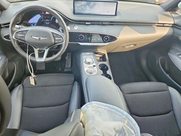 2025 GENESIS GV70