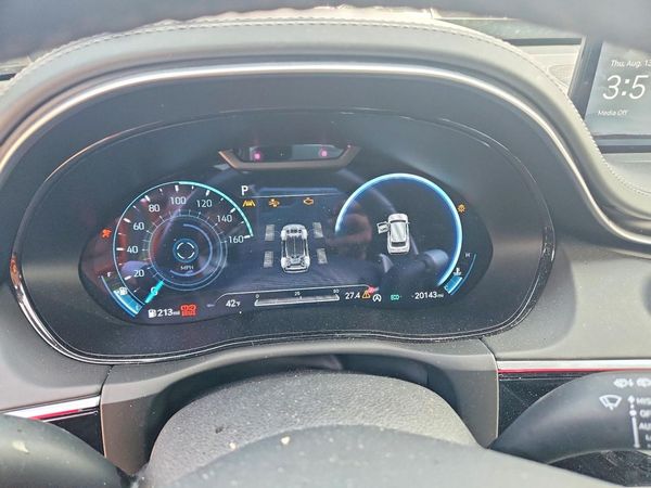 2025 GENESIS GV70