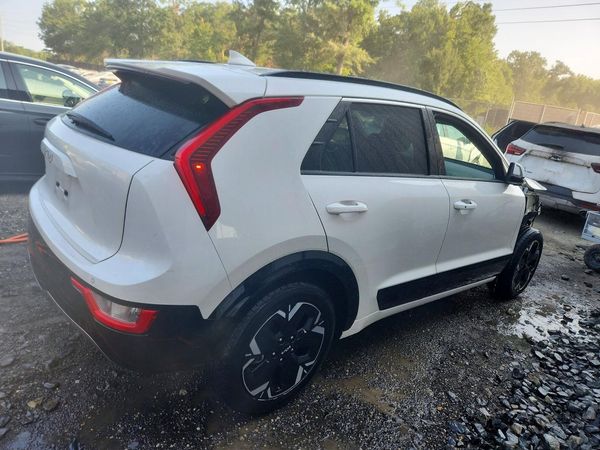 2024 KIA NIRO Wind