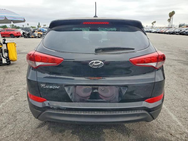 2017 HYUNDAI TUCSON SE (no options)