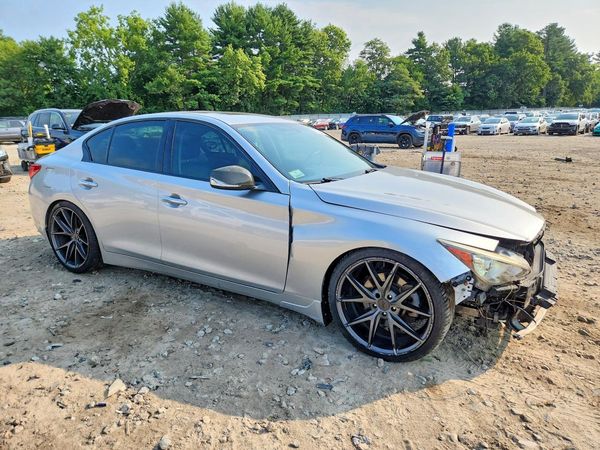 2015 INFINITI Q50