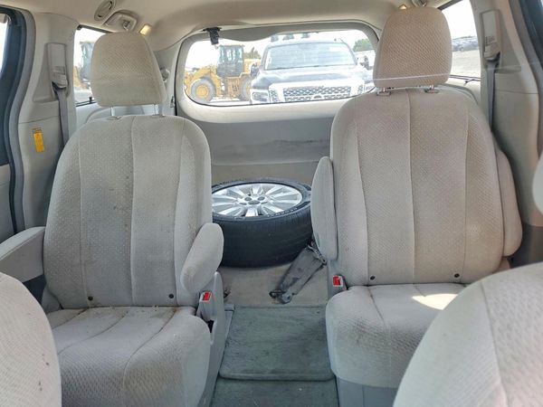 2014 TOYOTA SIENNA
