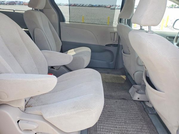 2014 TOYOTA SIENNA
