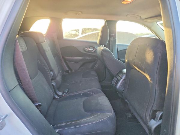 2015 JEEP CHEROKEE LATITUDE FWD