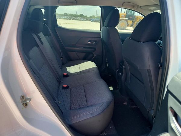 2025 NISSAN KICKS