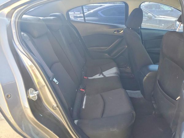2015 MAZDA 3