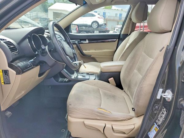 2012 KIA SORENTO GL(Middle-low grade) — DENT