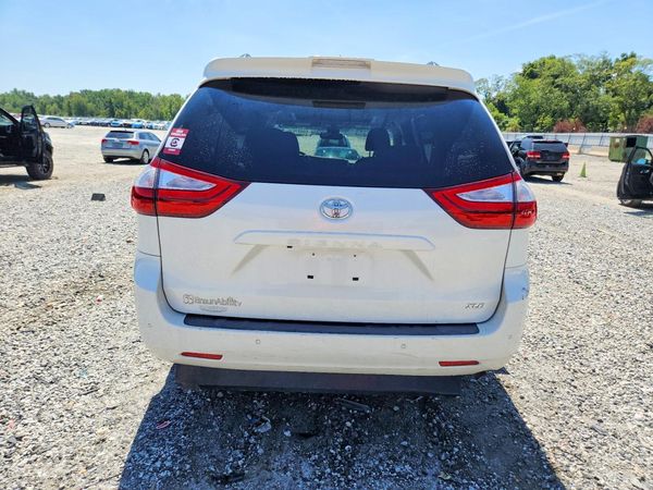 2018 TOYOTA SIENNA