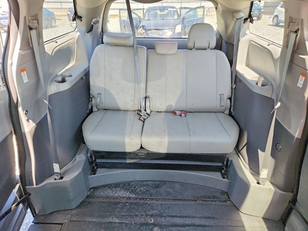 2018 TOYOTA SIENNA
