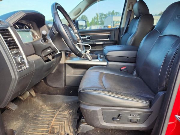 2015 RAM 1500 LARAMIE CREW CAB 4X2