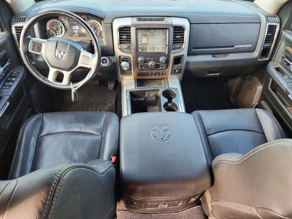 2015 RAM 1500 LARAMIE CREW CAB 4X2