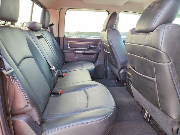 2015 RAM 1500 LARAMIE CREW CAB 4X2