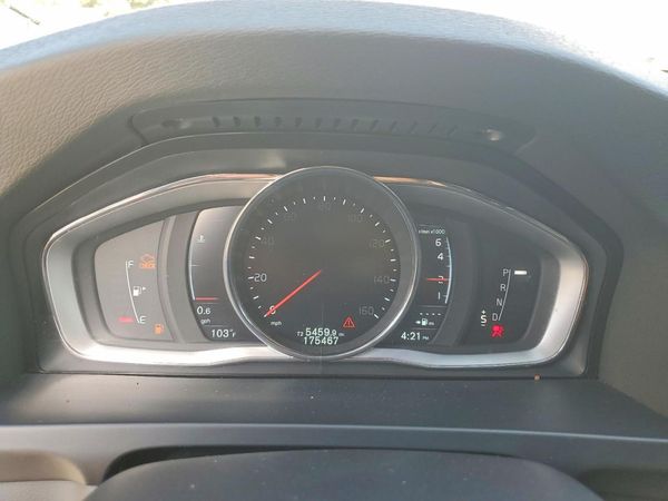 2015 VOLVO S60