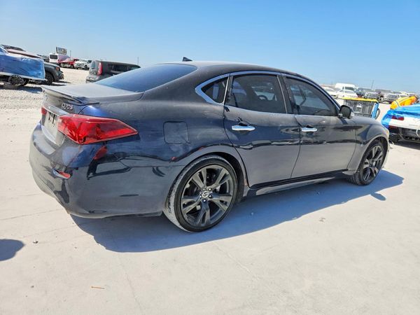2016 INFINITI Q70