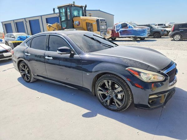 2016 INFINITI Q70