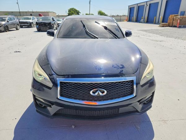 2016 INFINITI Q70