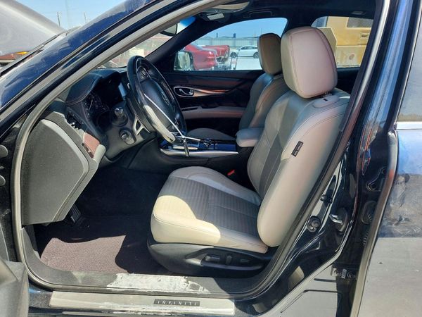 2016 INFINITI Q70