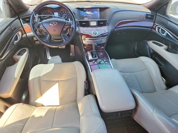 2016 INFINITI Q70