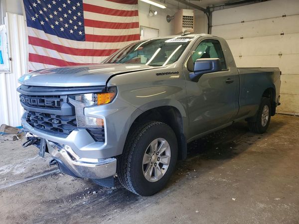 2026 CHEVROLET SILVERADO Work Truck — Front 3/4