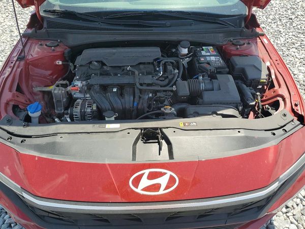 2024 HYUNDAI ELANTRA