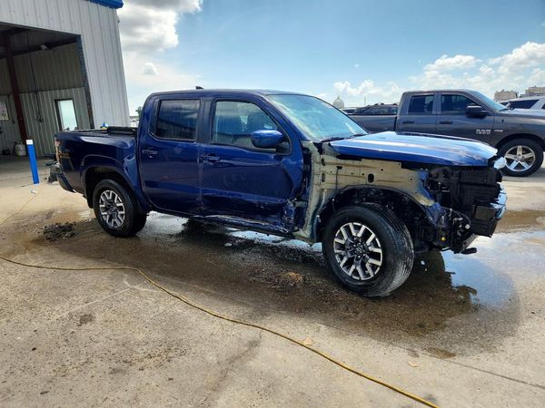 2023 NISSAN FRONTIER Crew Cab