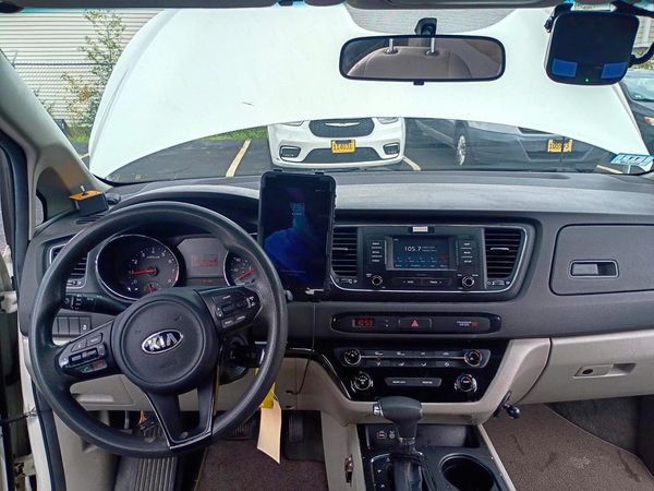 2017 KIA SEDONA L