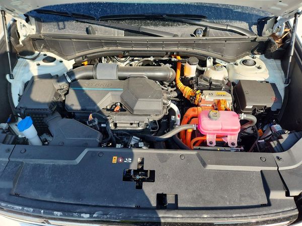 2025 HYUNDAI SANTA FE SEL — Engine bay