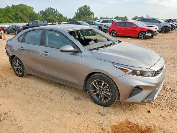 2022 KIA FORTE FE, LXS
