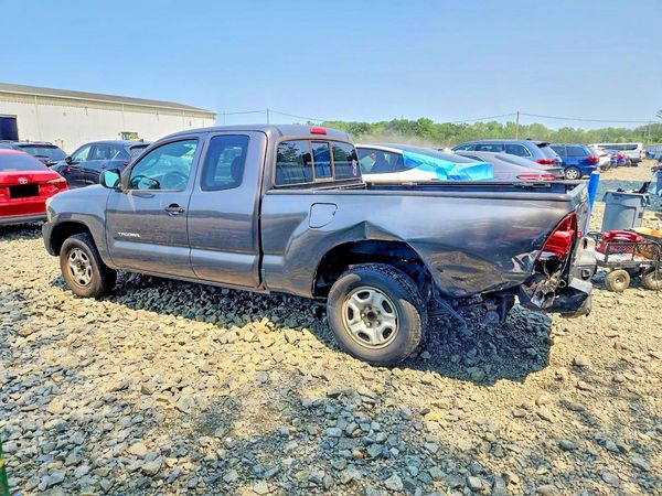 2013 TOYOTA TACOMA Delux