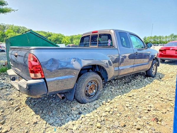 2013 TOYOTA TACOMA Delux