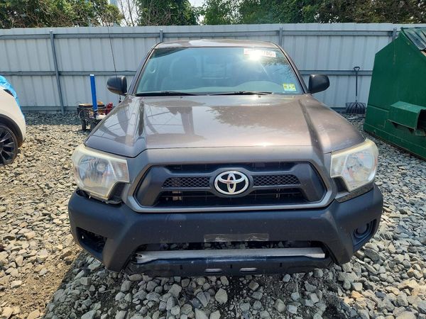 2013 TOYOTA TACOMA Delux