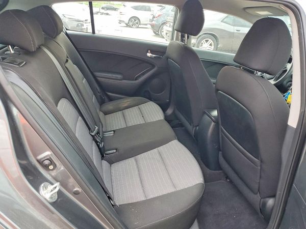 2016 KIA FORTE5 GL (Middle-Low Grade)