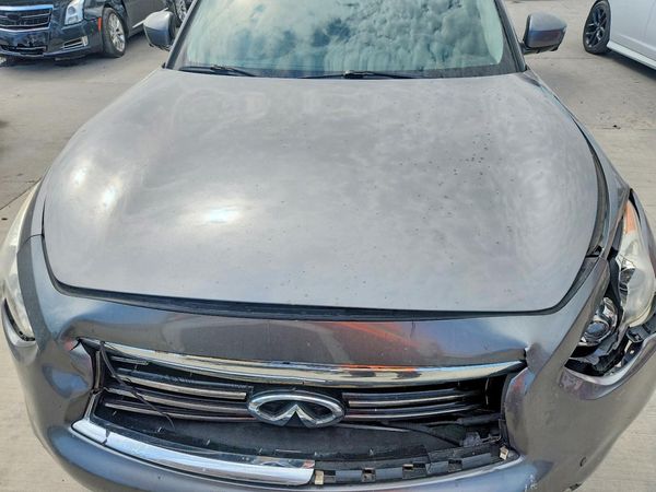 2012 INFINITI FX35 BASE — Engine bay