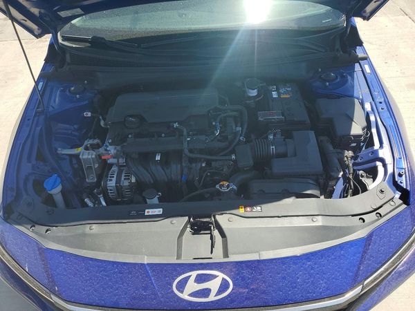 2024 HYUNDAI ELANTRA SE