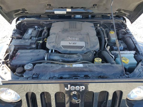 2015 JEEP WRANGLER UNLIMITED SAHARA 4X4