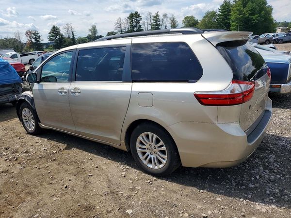 2015 TOYOTA SIENNA — DSRA