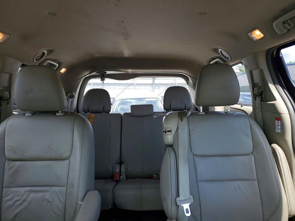 2015 TOYOTA SIENNA — SUVN