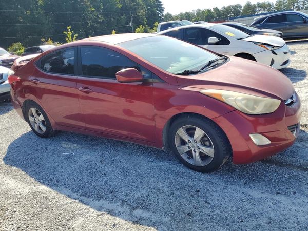 2013 HYUNDAI ELANTRA