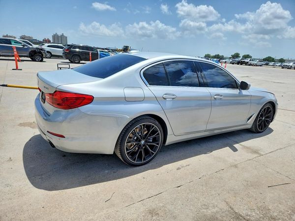 2019 BMW 530
