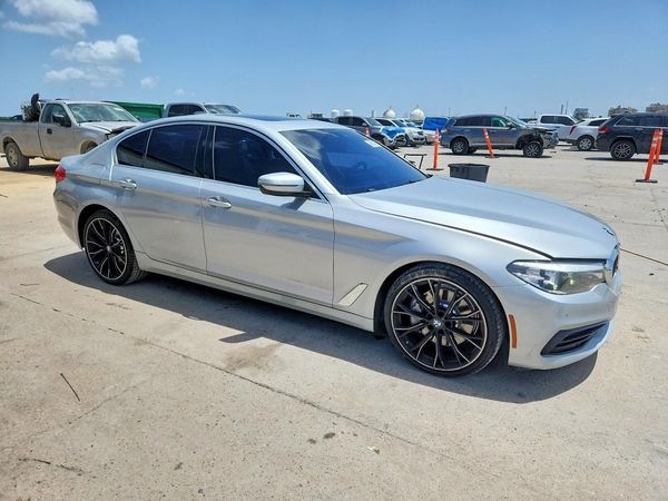 2019 BMW 530