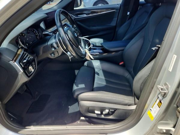 2019 BMW 530