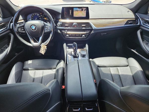 2019 BMW 530