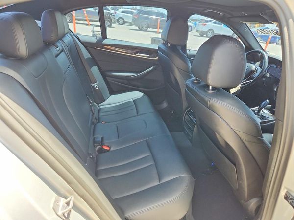 2019 BMW 530
